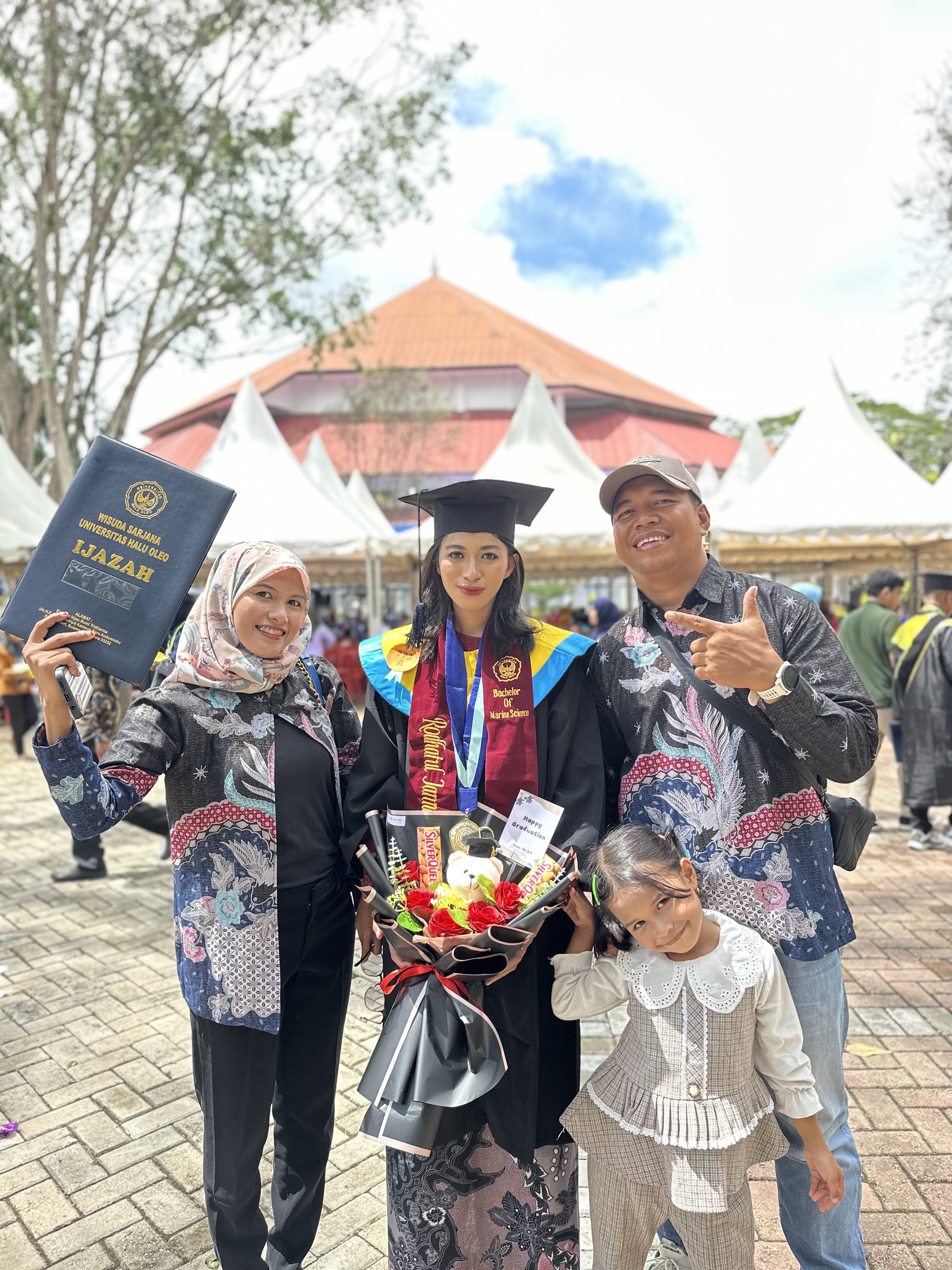 Wisudah onty jana